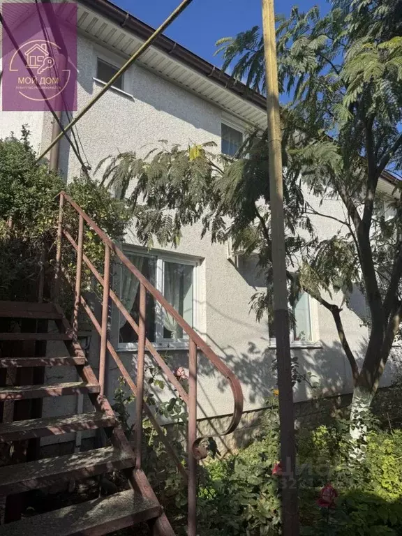 Дом в Крым, Сакский район, с. Молочное ул. Первомайская, 2 (223 м) - Фото 1