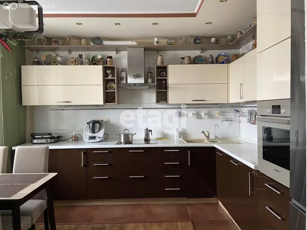 2-комнатная квартира: Тюмень, Комсомольская улица, 75 (70 м) - Фото 1