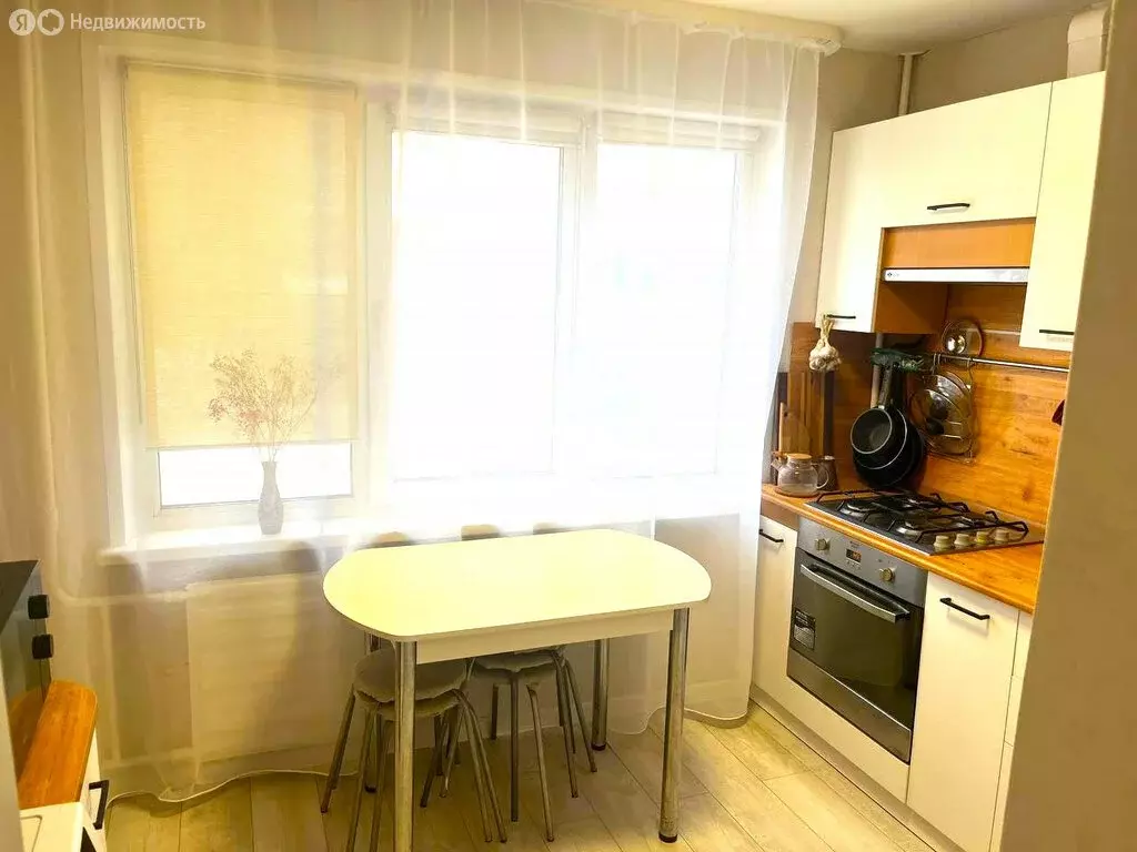 3-комнатная квартира: Ижевск, улица имени Репина, 24 (51.1 м) - Фото 2