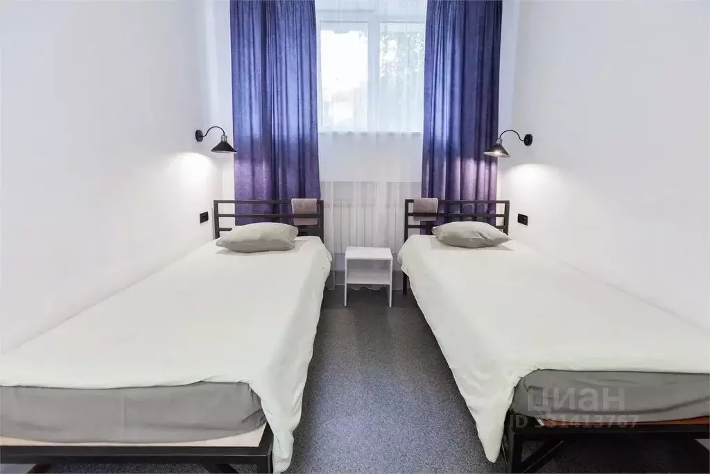 Комната Омская область, Омск ул. Иртышская Набережная, 31 - Фото 1