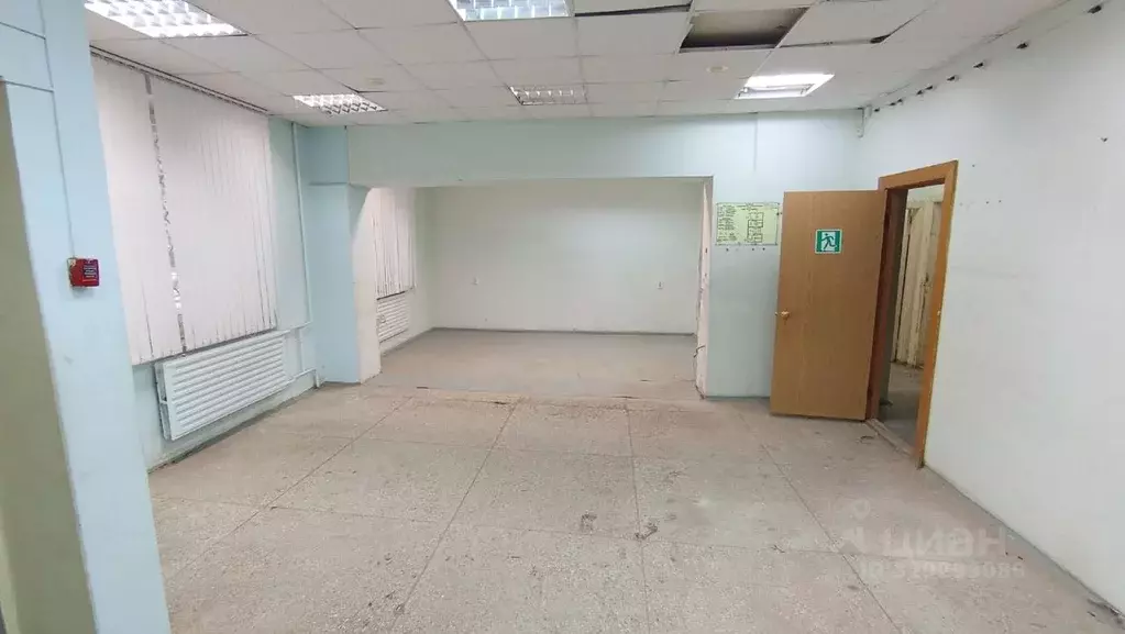 Помещение свободного назначения в Удмуртия, Ижевск ул. Коммунаров, 181 ... - Фото 1