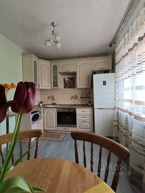 2-к кв. Омская область, Омск пос. Биофабрика, 6 (55.9 м) - Фото 1