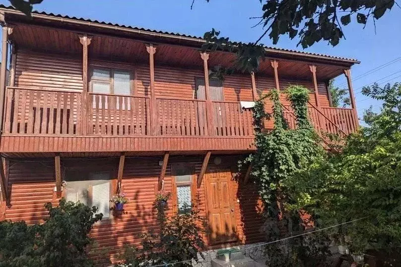 Дом в Крым, Феодосия ул. Свободы, 3 (100 м) - Фото 1