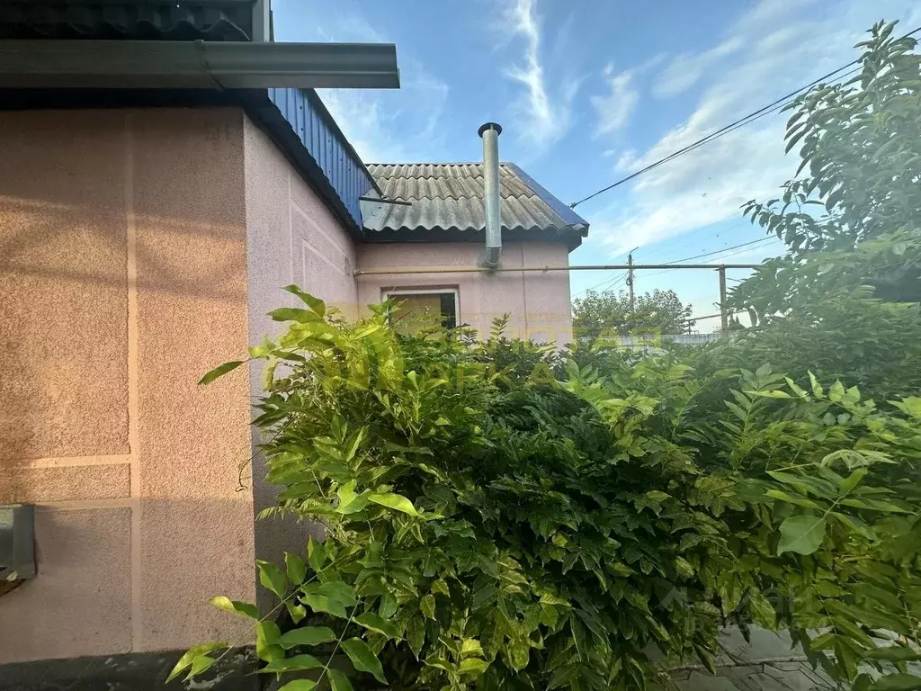 Дом в Краснодарский край, Темрюкский район, Старотитаровское с/пос, ... - Фото 1