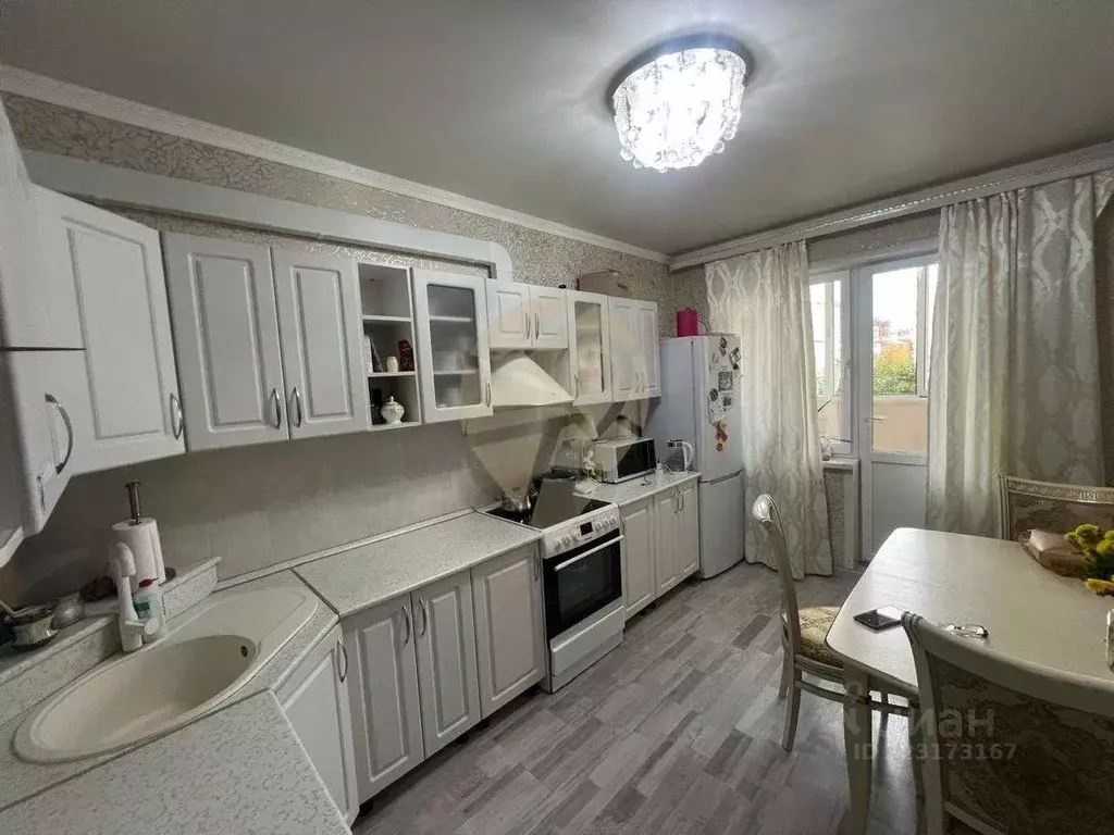 3-к кв. Белгородская область, Старый Оскол Дубрава мкр, 3 кв-л, 37 ... - Фото 1