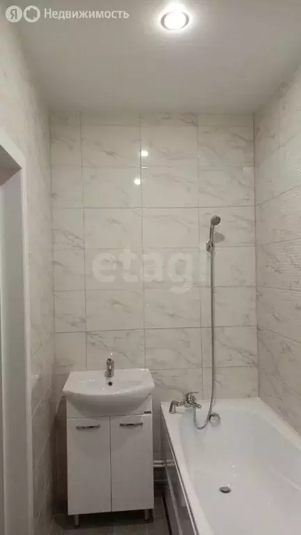 2-комнатная квартира: Искитим, микрорайон Индустриальный, 25А (60.9 м) - Фото 1