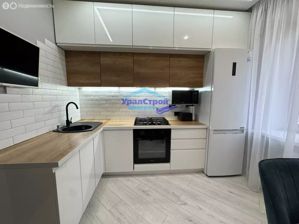 2-комнатная квартира: Октябрьский, Московский проспект, 10 (56.9 м) - Фото 2