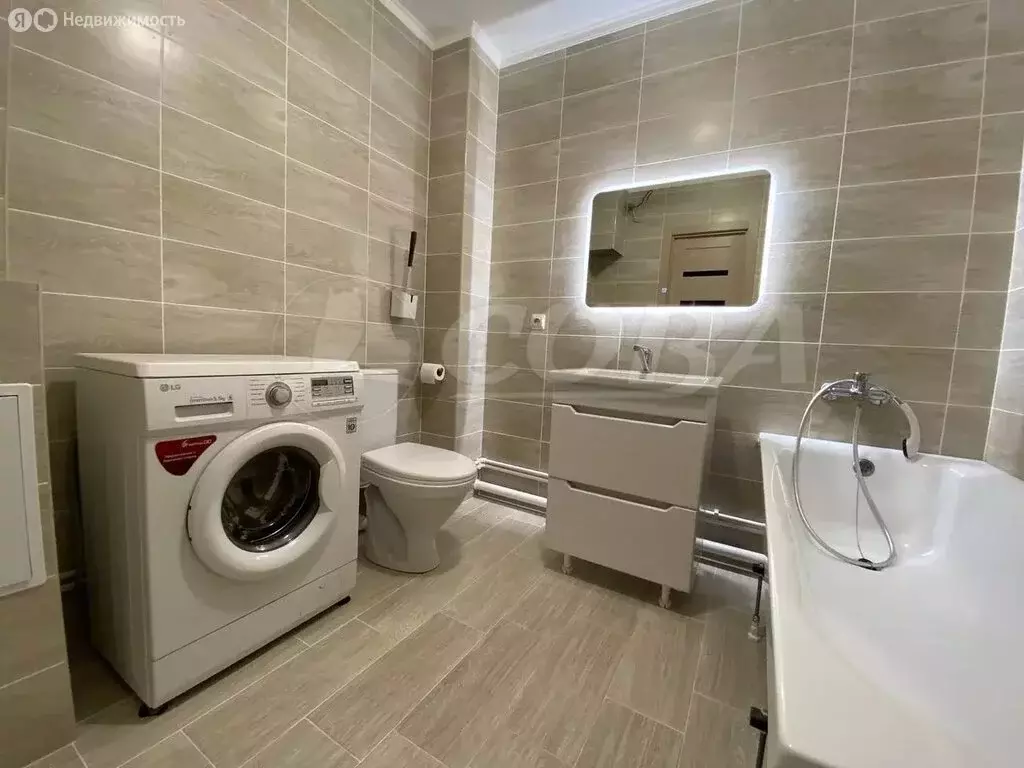 1-комнатная квартира: Тюмень, улица Валентины Трофимовой, 12 (40 м) - Фото 1