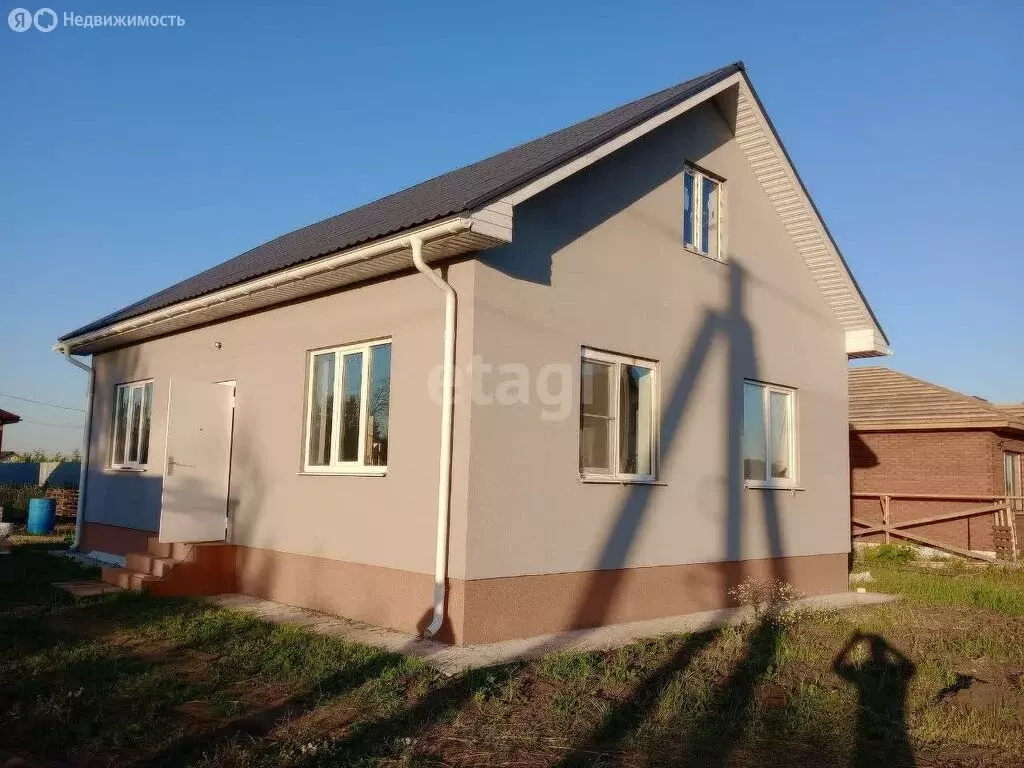 Дом в село Новая Усмань, улица Маринеско (120 м) - Фото 0