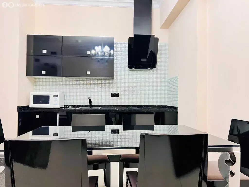 3-комнатная квартира: Алушта, Парковая улица, 5 (130 м) - Фото 2