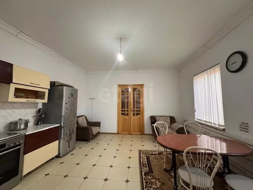 Дом в Ингушетия, Назрановский район, Кантышево с/пос, с. Кантышево ул. ... - Фото 1