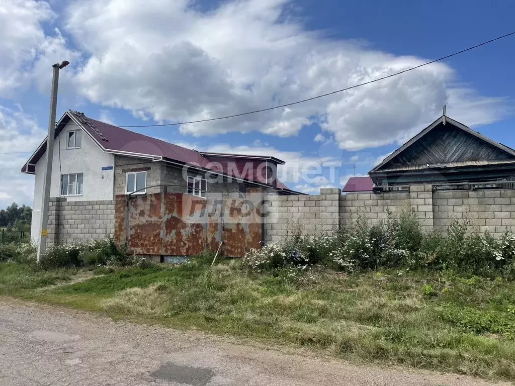 Дом 323 м на участке 28 сот. - Фото 0
