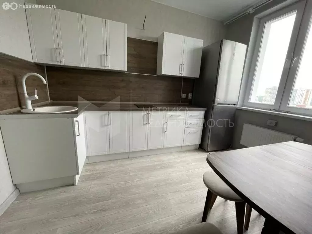 1-комнатная квартира: Тюмень, улица Героев Космоса, 9 (36 м) - Фото 2
