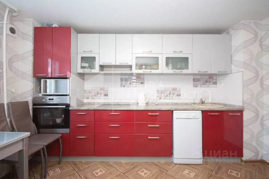 3-к кв. Тюменская область, Тюмень Тарманы мкр, ул. Малышева, 24 (80.9 ... - Фото 1