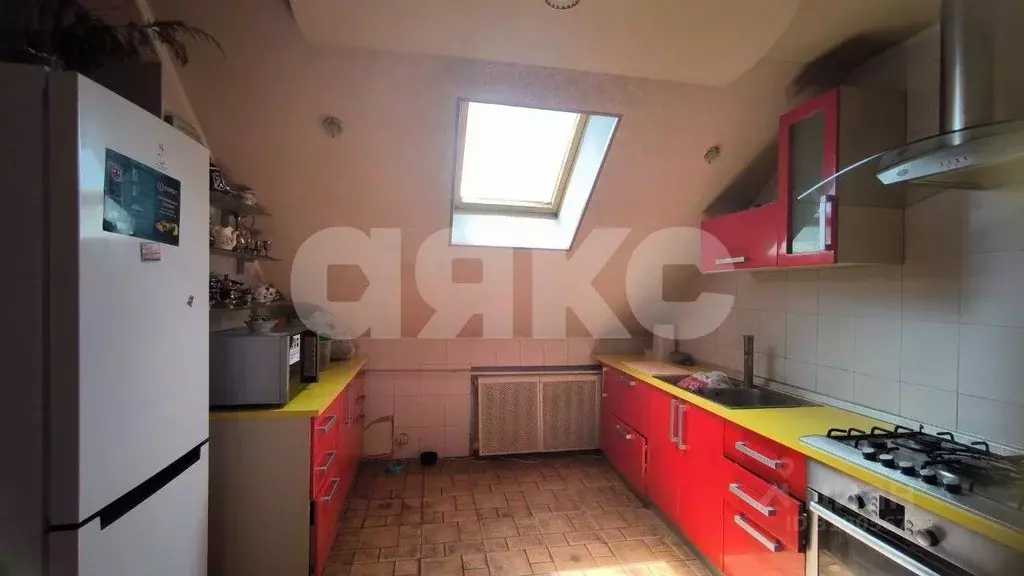 6-к кв. Краснодарский край, Горячий Ключ ул. Герцена, 56 (206.8 м) - Фото 1