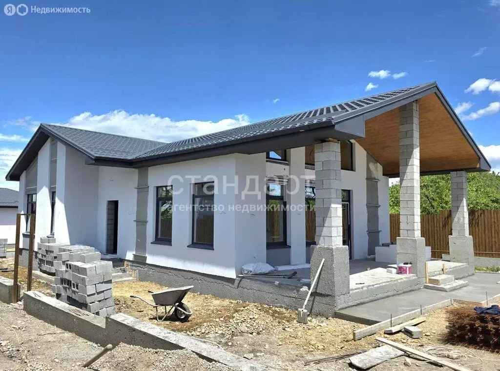 Дом в станица Ессентукская, улица Погодина (174.3 м) - Фото 0
