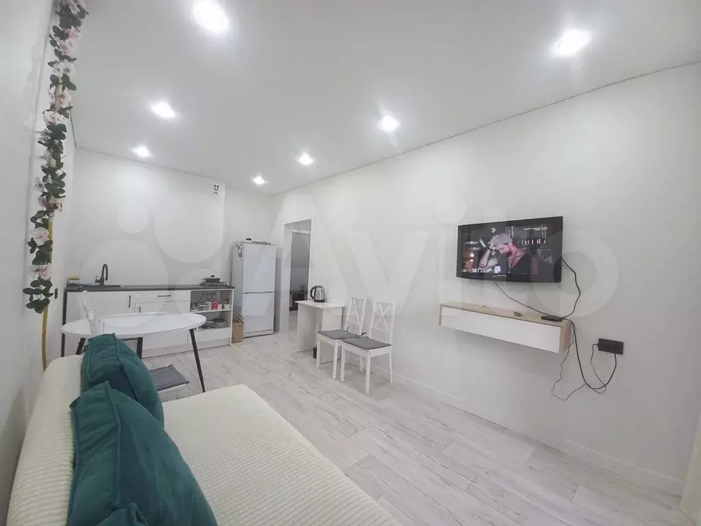 2-к. квартира, 60 м, 1/9 эт. - Фото 0