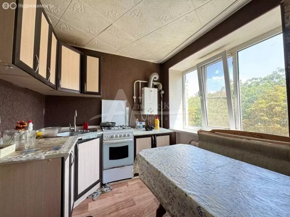 3-комнатная квартира: Новопавловск, улица Правды, 3 (62.3 м) - Фото 1