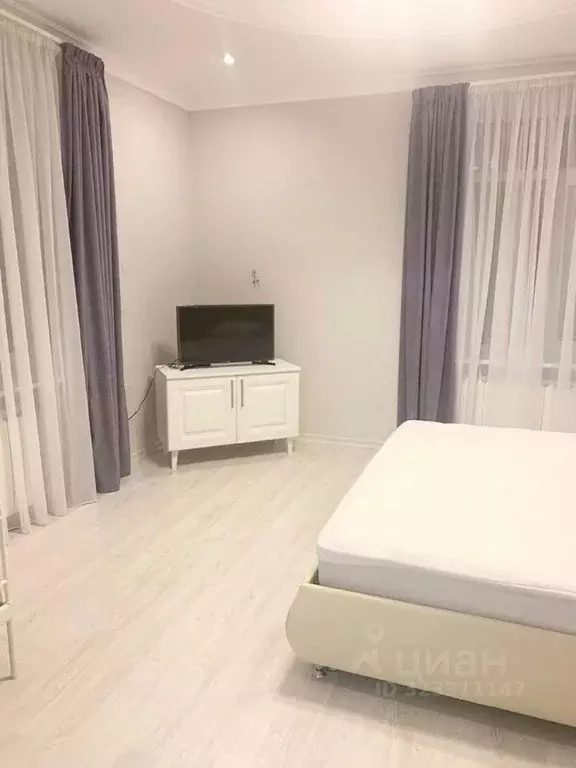 2-к кв. Ярославская область, Ярославль ул. Суркова, 3 (80.0 м) - Фото 1