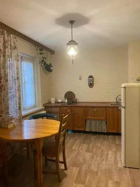 3-к кв. Омская область, Омск ул. 6-я Линия, 180 (77.5 м) - Фото 2