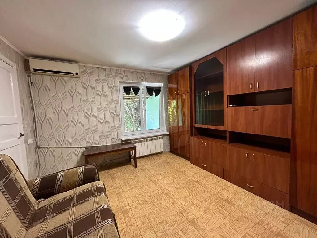 Дом в Крым, Симферополь ул. 51-й Армии (30 м) - Фото 1