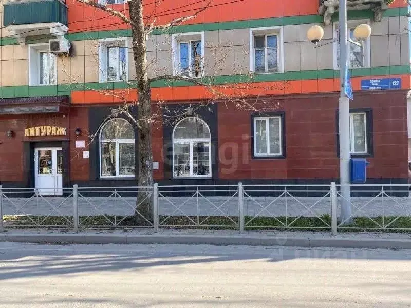 Торговая площадь в Сахалинская область, Южно-Сахалинск ул. Ленина, 127 ... - Фото 1