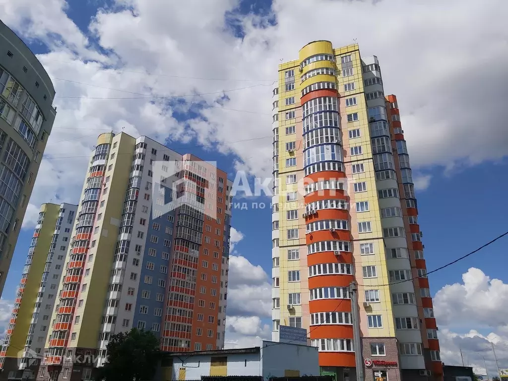 Продаётся 2-к квартира, 65 м - Фото 0