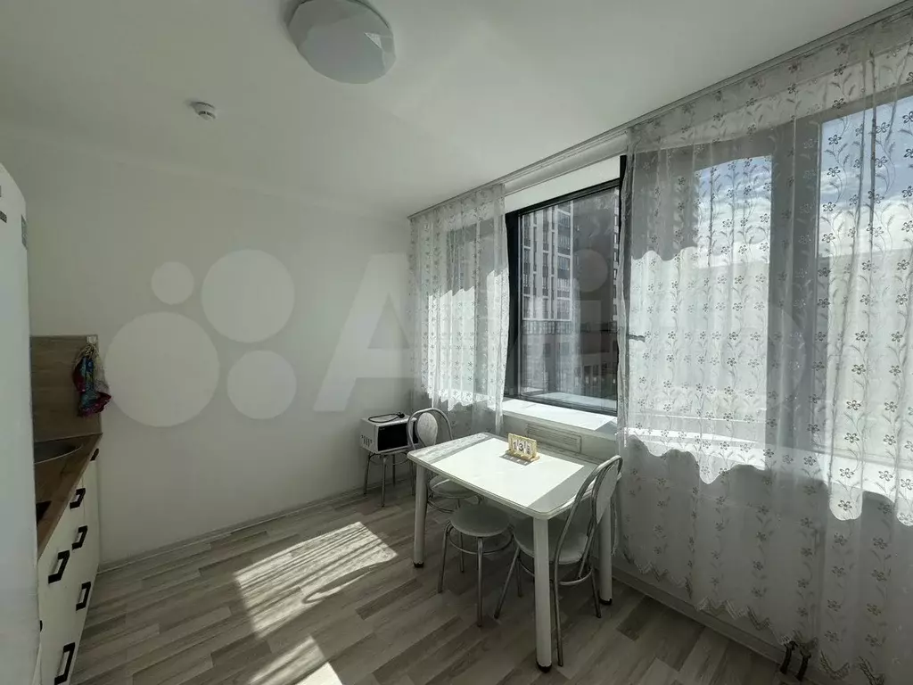 1-к. квартира, 37 м, 4/32 эт. - Фото 1