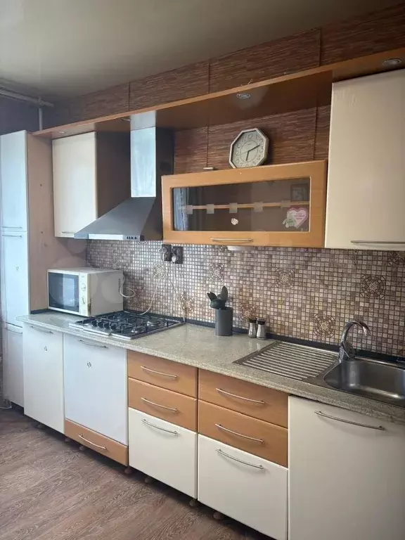 3-к. квартира, 63 м, 4/9 эт. - Фото 0