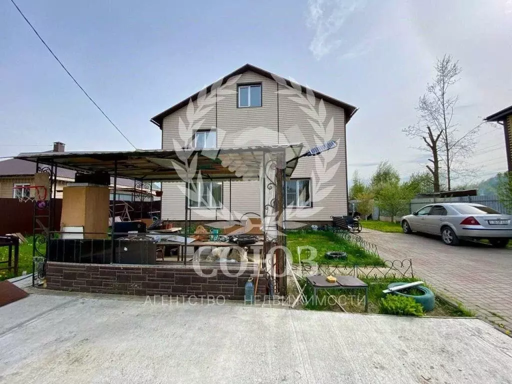Дом в Калужская область, Жуковский район, Белоусово городское ... - Фото 0