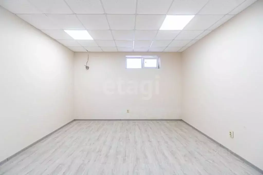 Помещение свободного назначения в Севастополь ул. Челнокова, 27 (30 м) - Фото 1