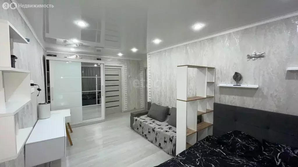3-комнатная квартира: Тюмень, улица Александра Матросова, 27 (58.8 м) - Фото 2