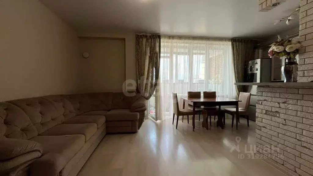 2-к кв. Красноярский край, Красноярск Взлетная ул., 7К (58.0 м) - Фото 0