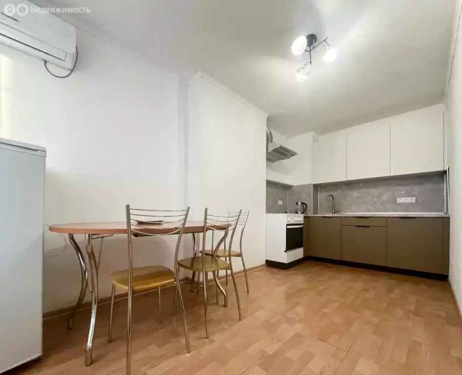 1-комнатная квартира: Уфа, Революционная улица, 70 (45.5 м) - Фото 2