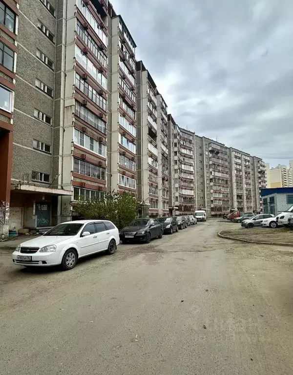 Комната Свердловская область, Екатеринбург ул. Рощинская, 48 (40.2 м) - Фото 1