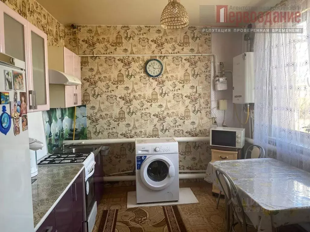 Дом в Астраханская область, Черноярский муниципальный округ, с. Черный ... - Фото 1