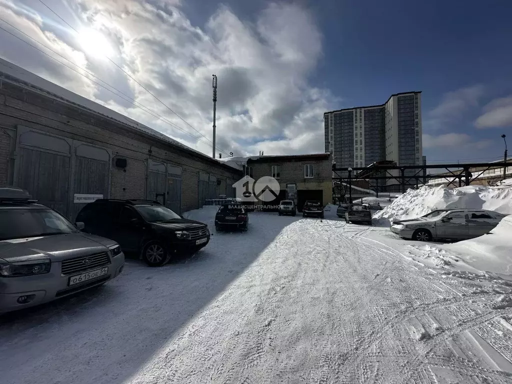 Склад в Новосибирская область, Новосибирск Комбинатская ул., 1 (489 м) - Фото 1