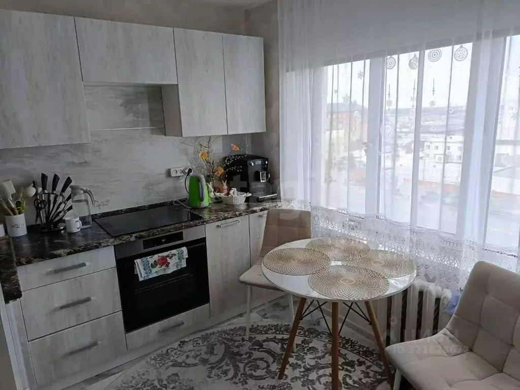 1-к кв. Ямало-Ненецкий АО, Новый Уренгой ул. Геологоразведчиков, 2 ... - Фото 0