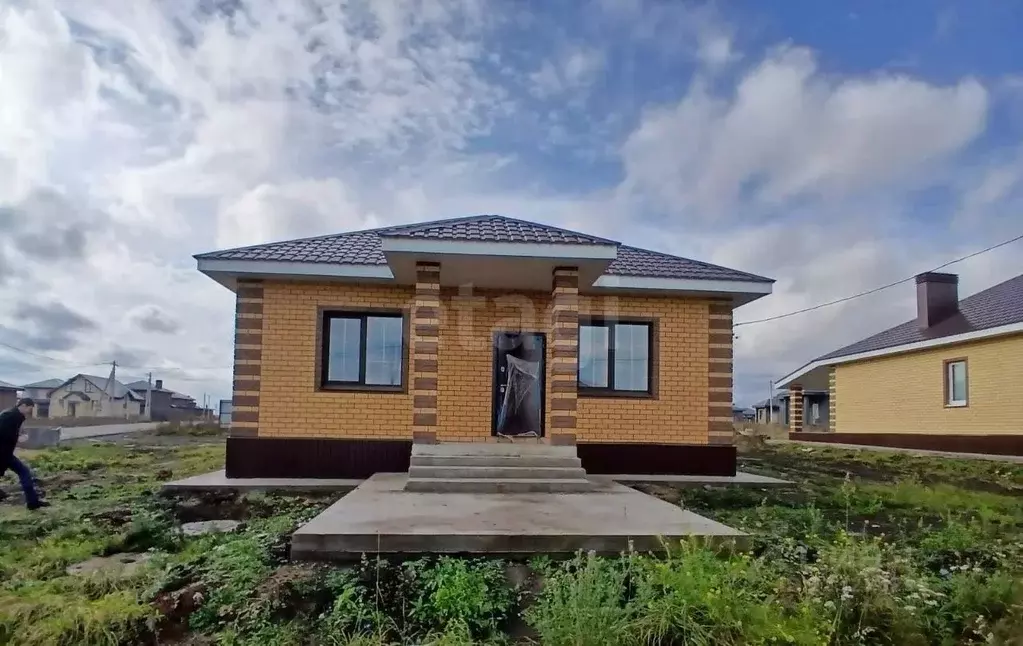 Дом в Башкортостан, Уфимский район, Русско-Юрмашский сельсовет, с. ... - Фото 1
