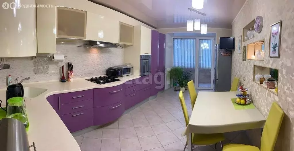 2-комнатная квартира: Котлас, улица 70 лет Октября, 18 (65 м) - Фото 0