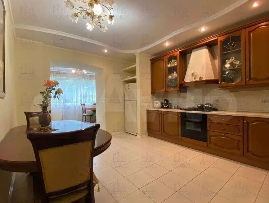 3-к. квартира, 130 м, 5/9 эт. - Фото 0