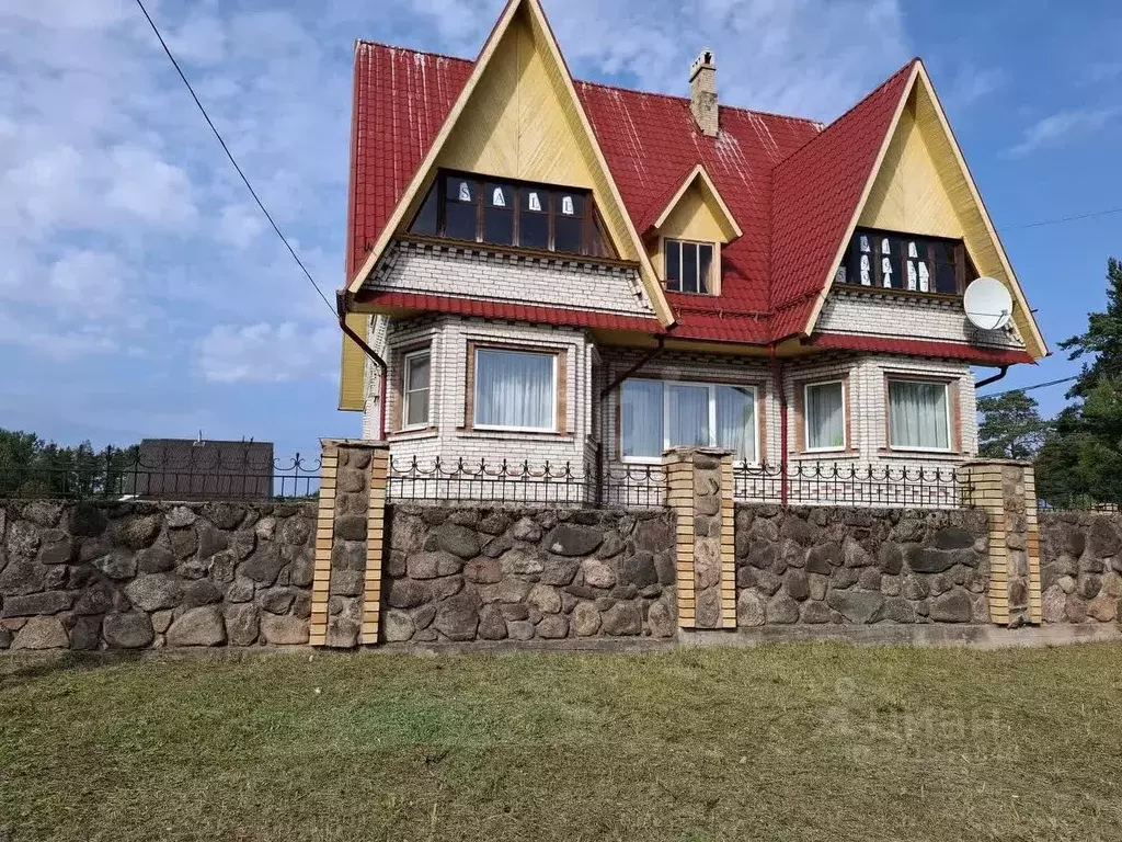 Дом в Ленинградская область, Киришский район, Будогощь пгт ул. ... - Фото 1