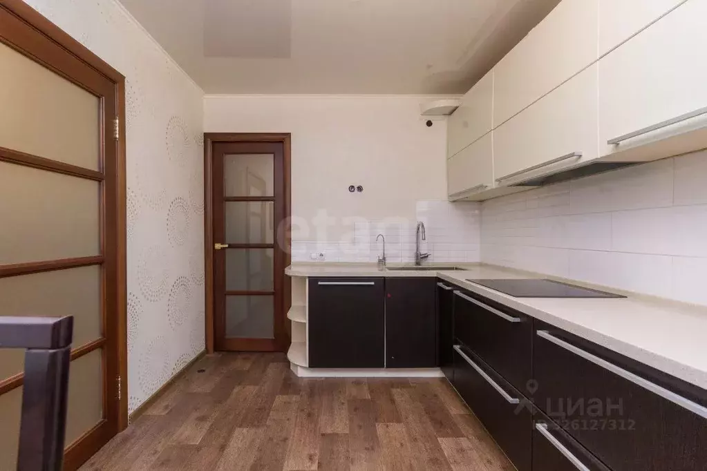 3-к кв. Тюменская область, Тюмень ул. Чернышевского, 2ак7 (85.3 м) - Фото 1