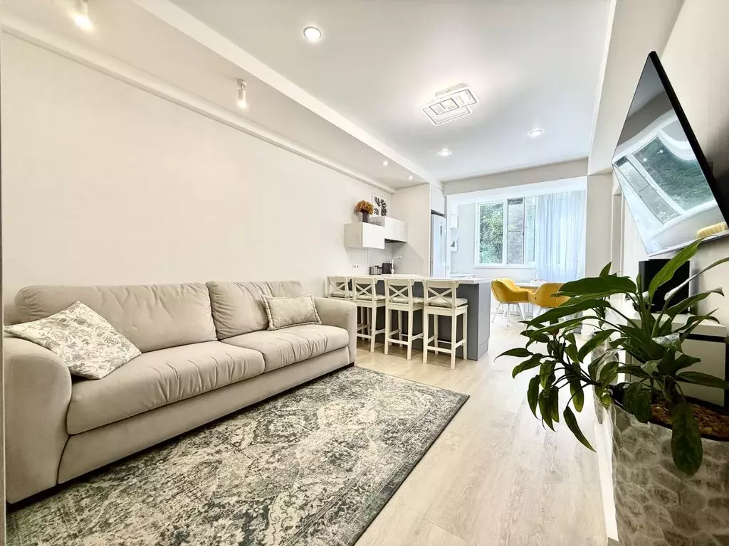 2-к кв. Краснодарский край, Сочи Коммунальная ул., 41Б (75.0 м) - Фото 0