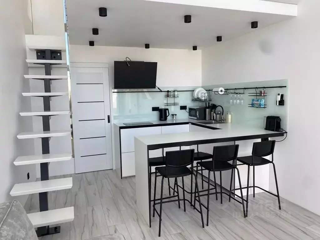 Дом в Крым, Сакский район, с. Штормовое ул. Дружбы, 29 (50 м) - Фото 2