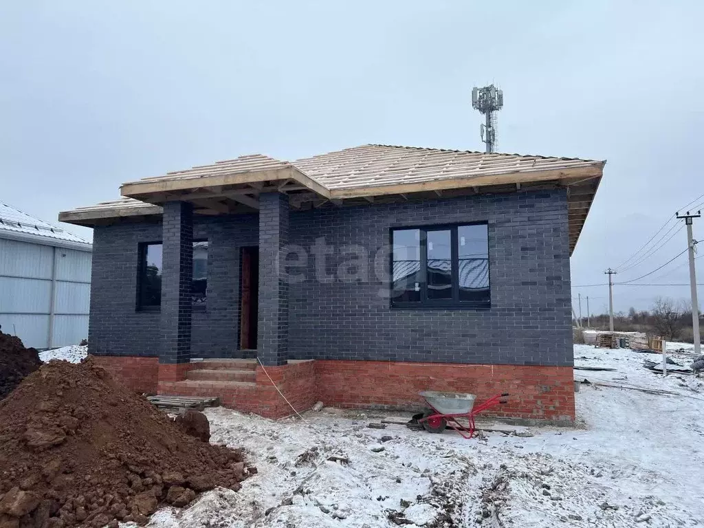 Дом в Саратовская область, Энгельс  (80 м) - Фото 1