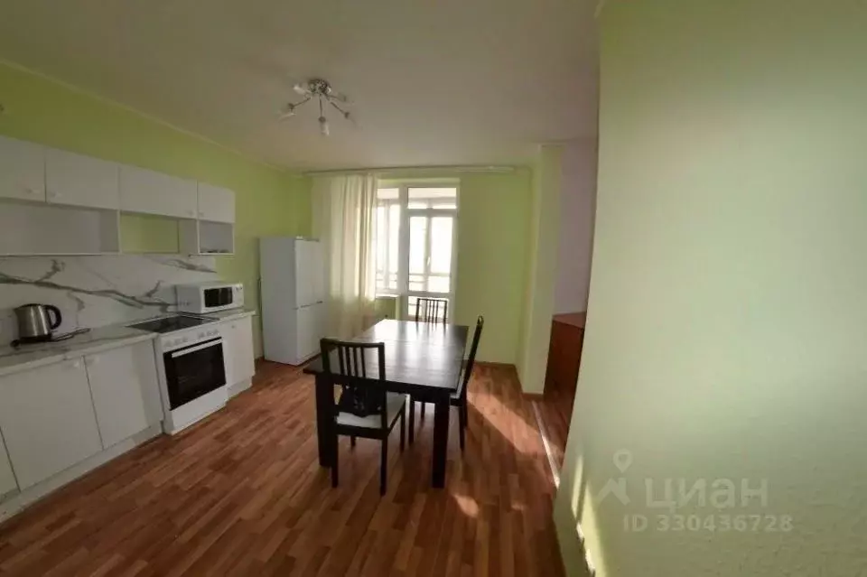 2-к кв. Свердловская область, Екатеринбург ул. Уральская, 75 (69.5 м) - Фото 2