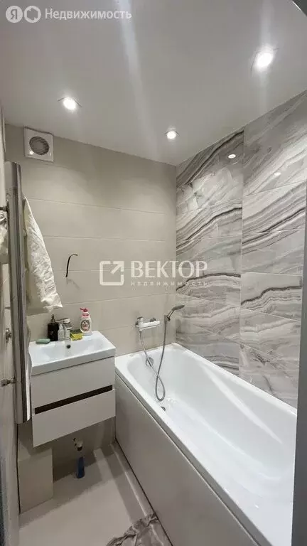 2-комнатная квартира: Ярославль, улица Нефтяников, 13 (45 м) - Фото 1