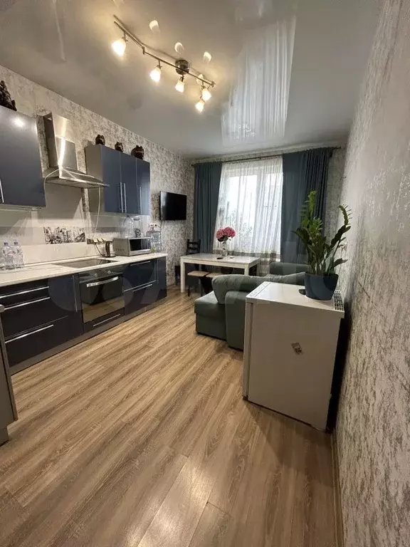 2-к. квартира, 60 м, 6/9 эт. - Фото 1