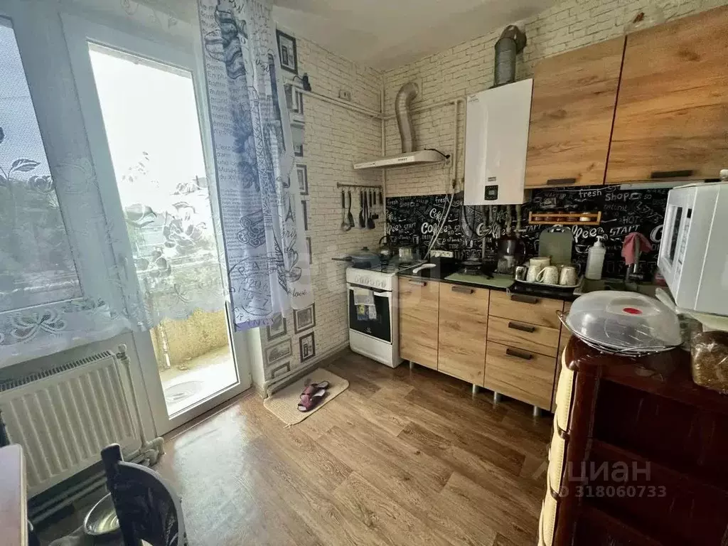 2-к кв. Крым, Сакский район, Новофедоровка пгт ул. Севастопольская ... - Фото 0